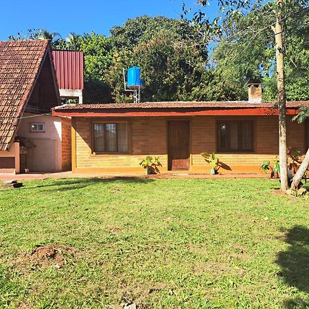 Bungalow Hostel Iguazu بويرتو إجوازو المظهر الخارجي الصورة